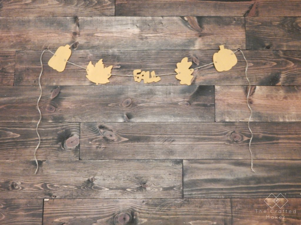 Celebrate Fall with this easy Fall Banner. This project is perfect for a last minute project that says you are not ready to let Fall fade into Winter.