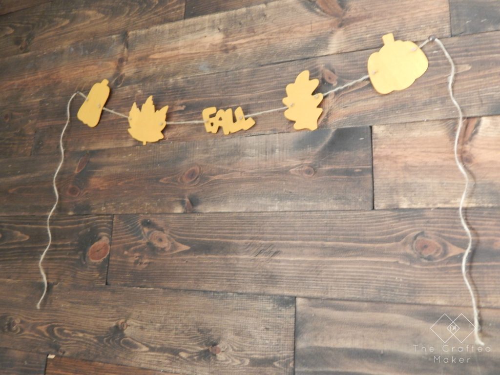 Celebrate Fall with this easy Fall Banner. This project is perfect for a last minute project that says you are not ready to let Fall fade into Winter.