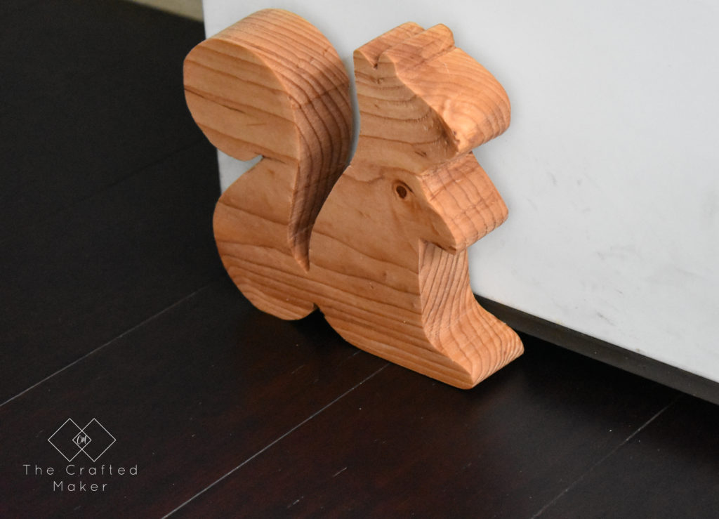 This quick and eay DIY Squirrel Doorstop is a great way to ring in the Fall Season. Let some of that cool, crisp Fall air flow through your house!